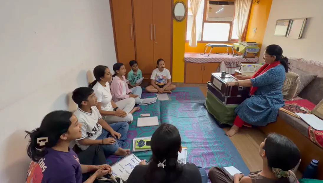 Students at Tarana Sangeet Academy music class
